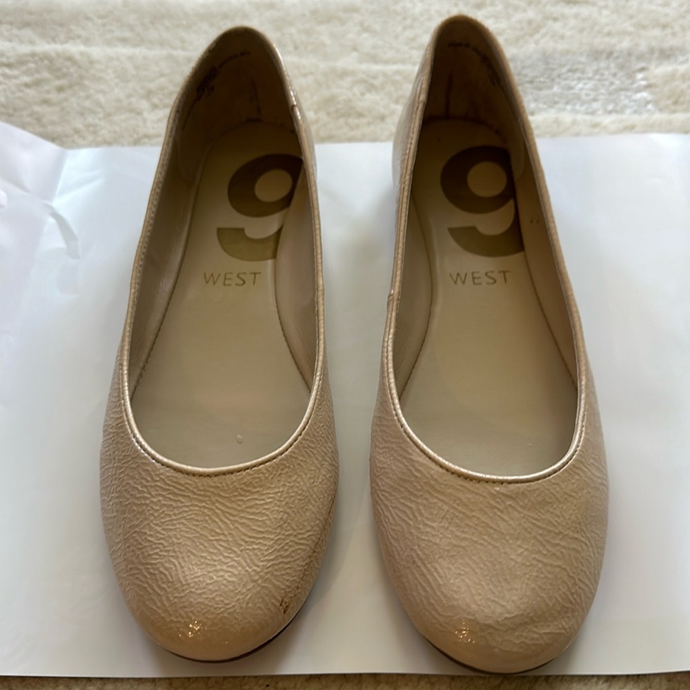 Nine West flats / shoes